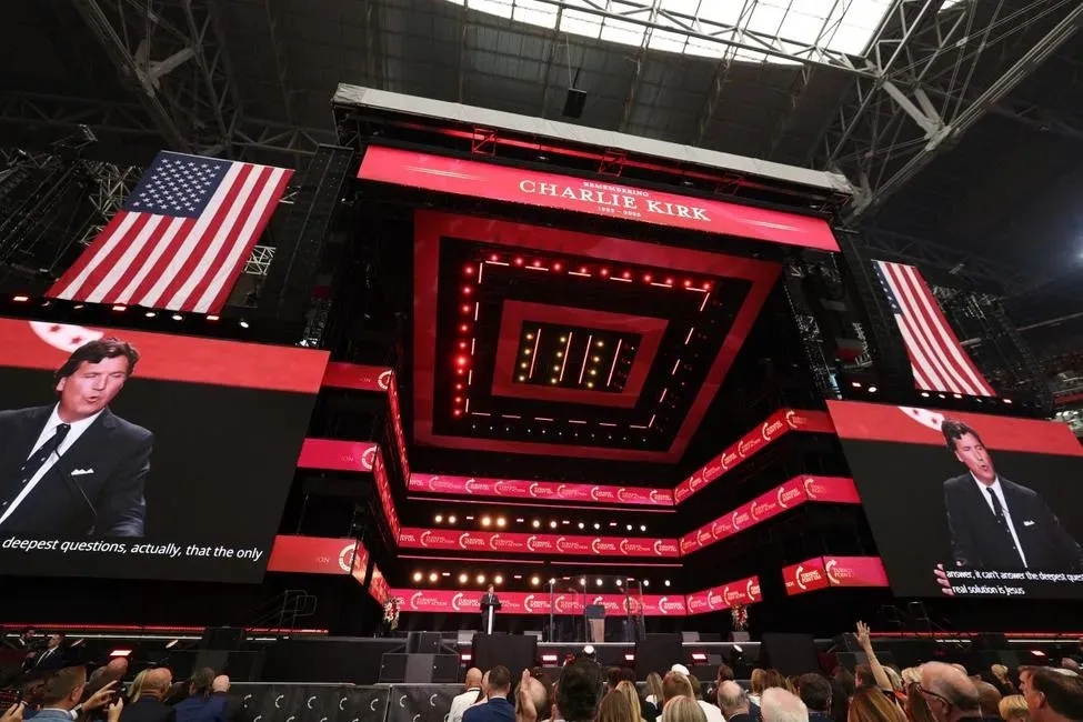 Le mémorial pour Charlie Kirk, un vent d'air frais dans une atmosphère palestinisée