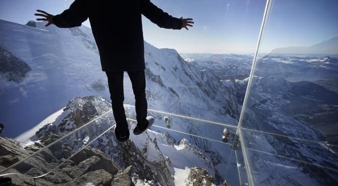 J-45 le compte à rebours vers le vide : une présidentielle sans contenu